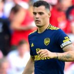 Gary Neville chê trách pha phạm lỗi của Granit Xhaka