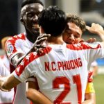 cong-phuong-toa-sang-viet-nam-cho-australia-ngui-khoi-tren-bxh-chau-a