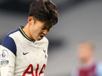 Để thua ngược West Ham, Son Heung Min lắc đầu ngao ngán Tottenham