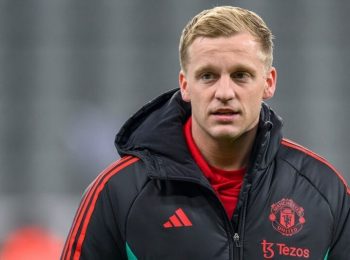 Eintracht Frankfurt dẫn đầu cuộc đem Donny van de Beek về