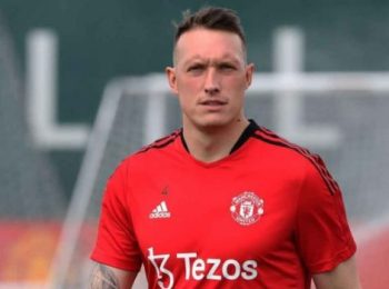 Phil Jones lên tiếng bất ngờ về Angel di Maria