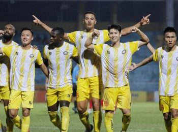 Một đội V.League bị FIFA cấm chuyển nhượng