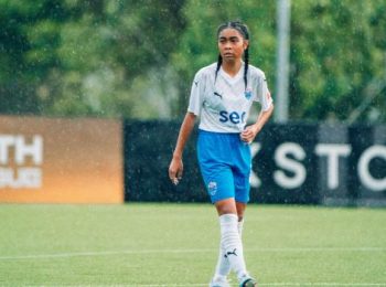 Cầu thủ Singapore nhập viện khi gặp CLB nữ TPHCM